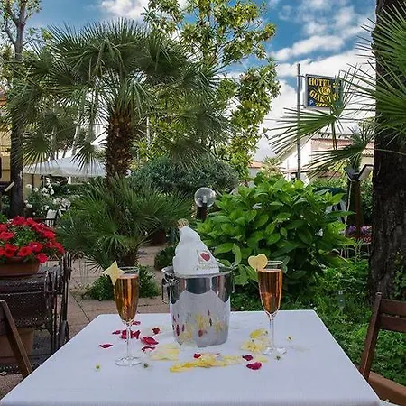 Giardino 3* Lido di Camaiore